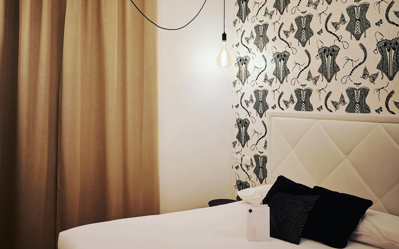 Lainez Room & Suites