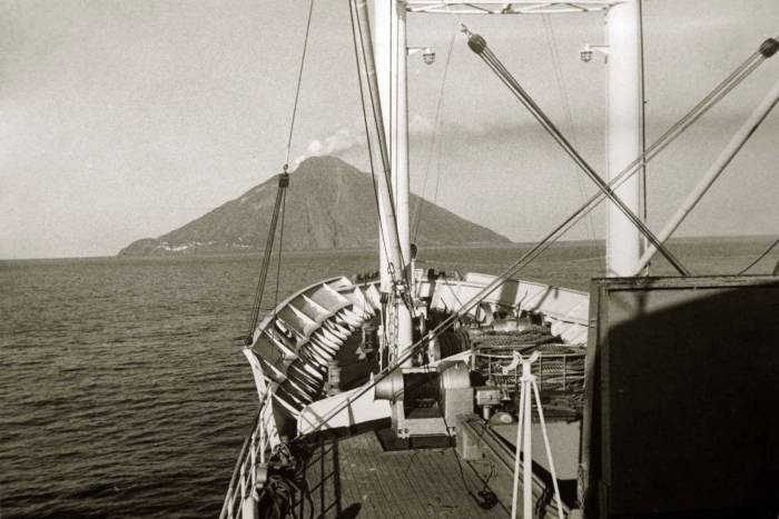 FOTO "STROMBOLI" (Verso Stromboli, 1962). FOTO "STROMBOLI" (Verso Stromboli, 1962).