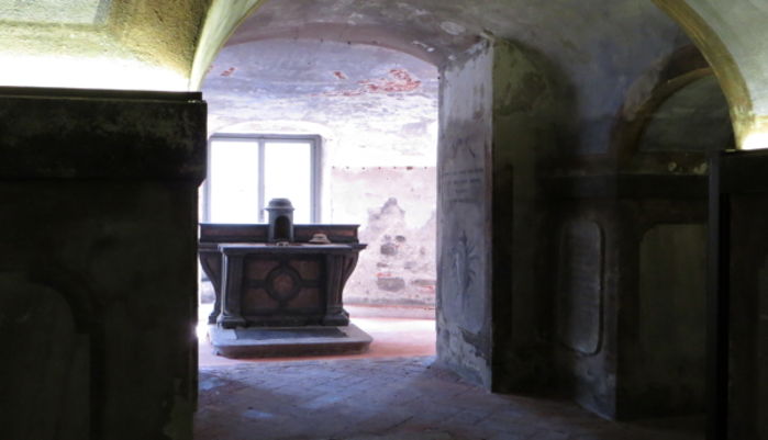 La cripta della B.V. Annunciata alla Ca' Granda a Milano.
