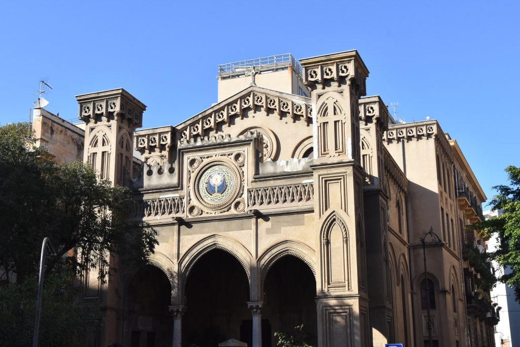 La facciata del Tempio Valdese a Palermo