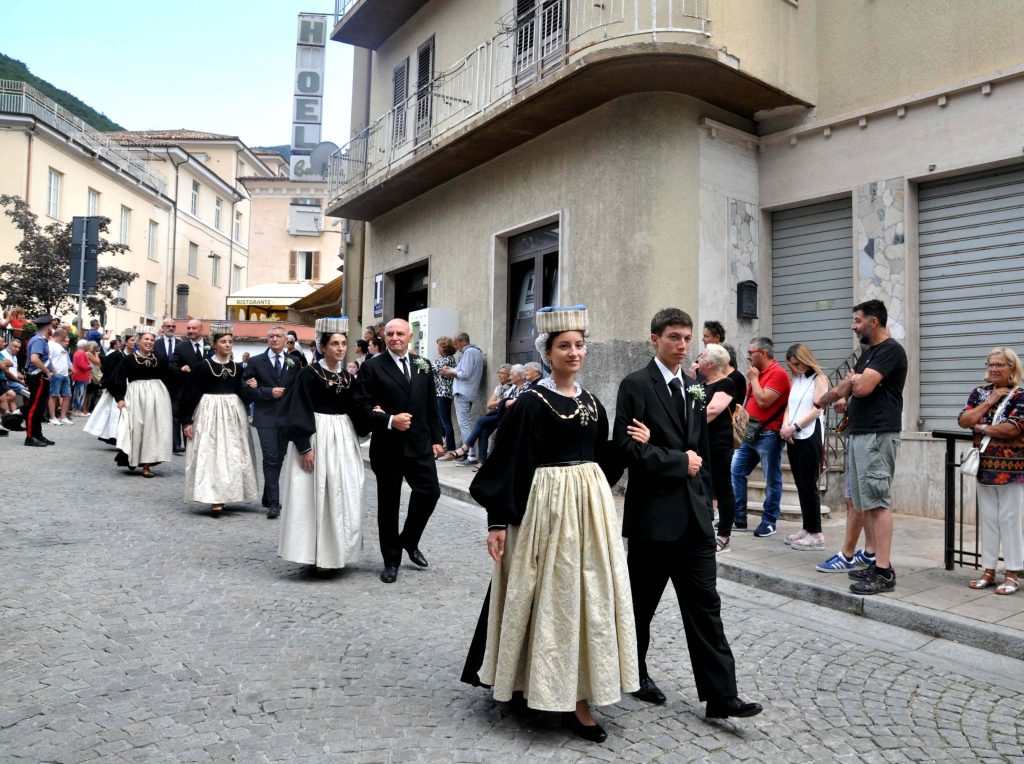 Je catenacce, il matrimonio tradizionale di Scanno (AQ) - Foto di Pietro Cavalosci