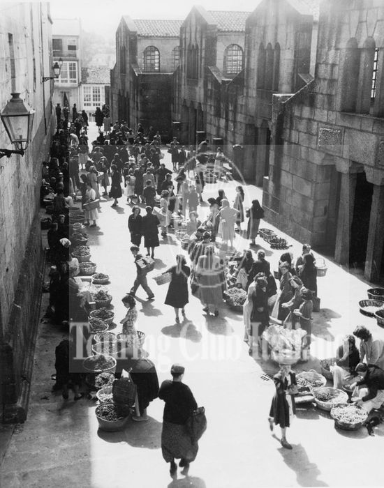 Mercato a Santiago de Compostela. 1950, Archivio Tci