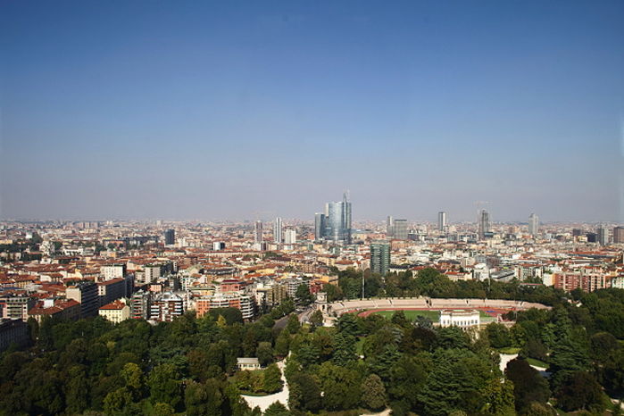 Panoramica della città dalla torre Branca. © E. Cremaschi