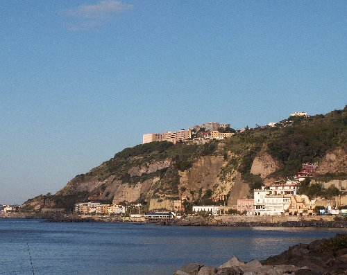 Accademia Aeronautica Militare vista dal golfo di Pozzuoli
