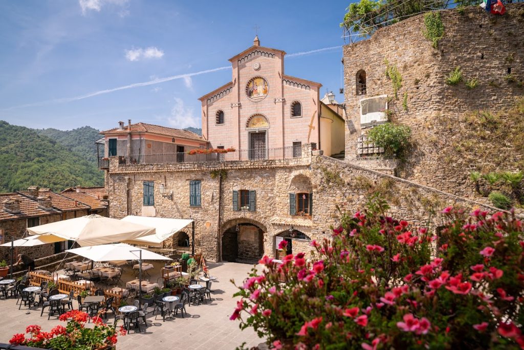 Centro storico di Apricale - Foto: Shutterstock