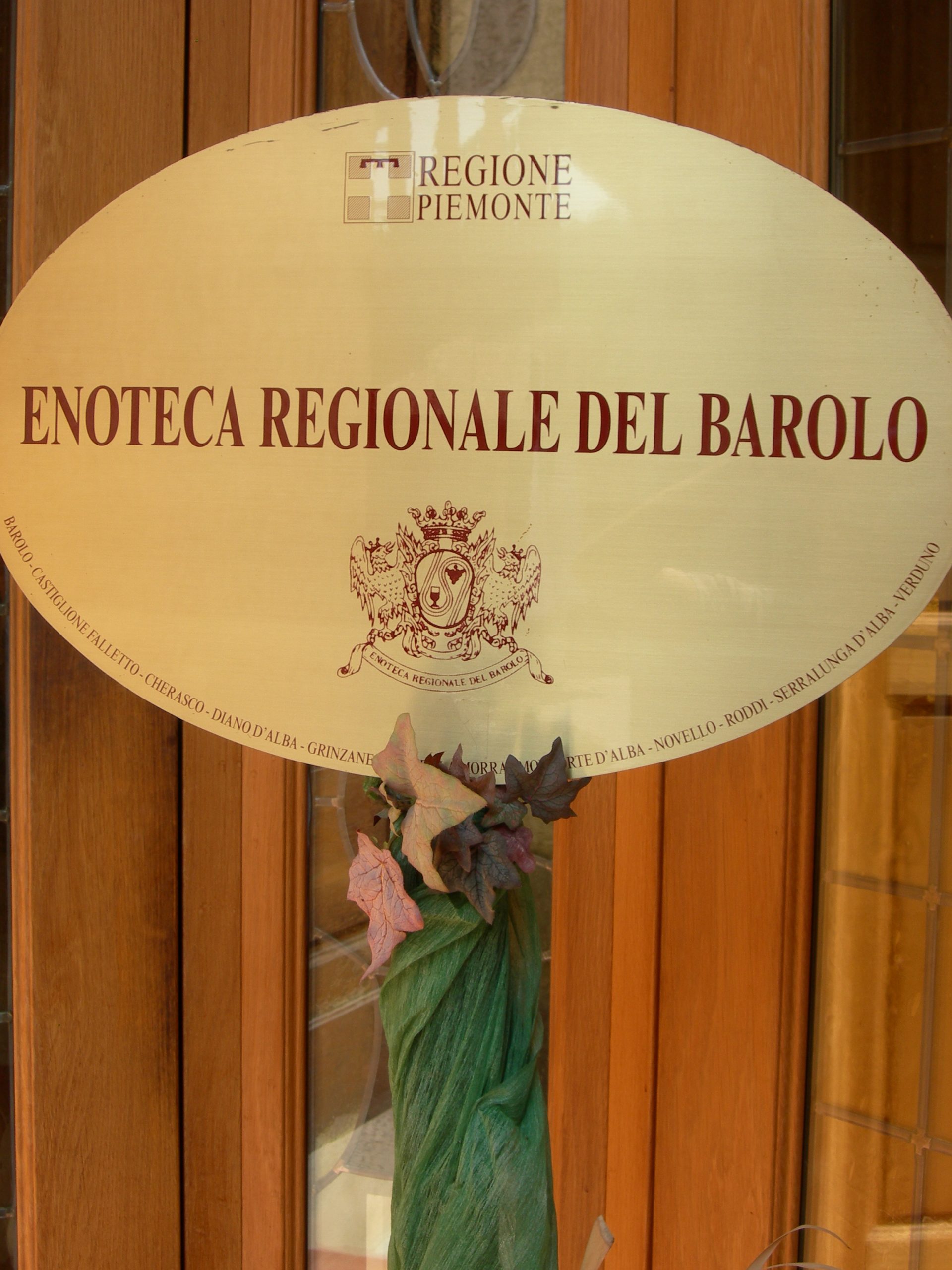 Barolo Enoteca Regionale Del Barolo Lib Comune.jpg