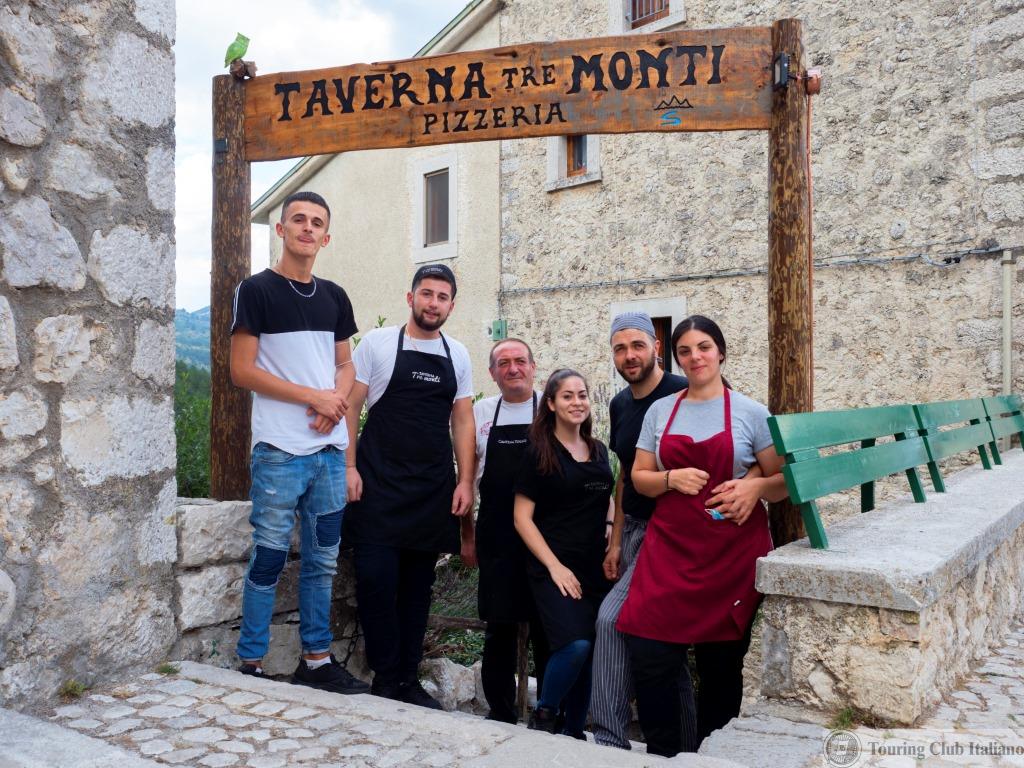 Civitella Alfedena La Taverna Dei Monti Insegna E Team Lib Cesura Luca Santese Sal2020tour01400744.jpg