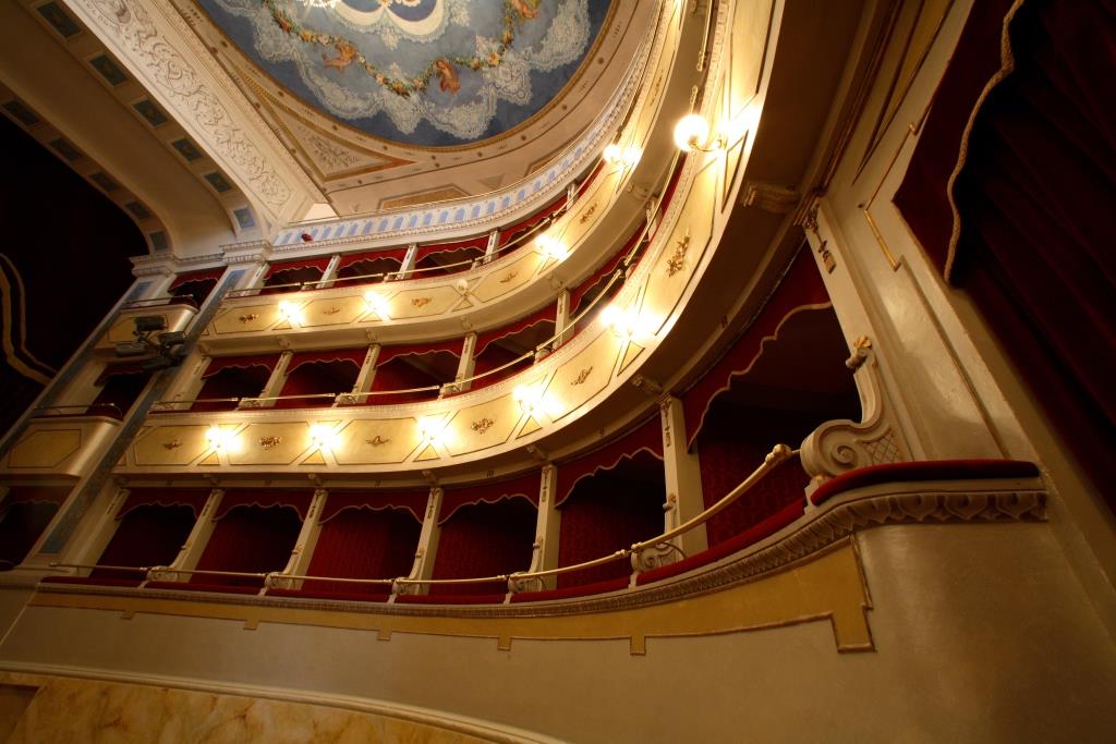 Corinaldo Teatro Lib Luciano Galeotti.jpg