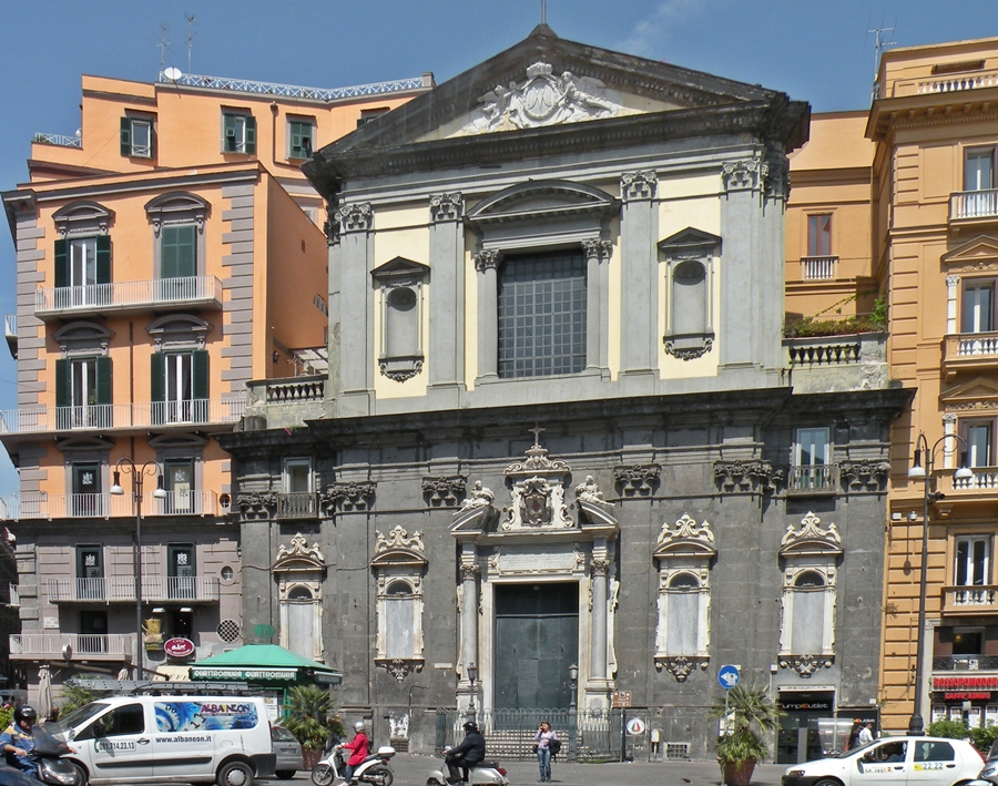 Galleria Umberto I verso via S. Brigida
