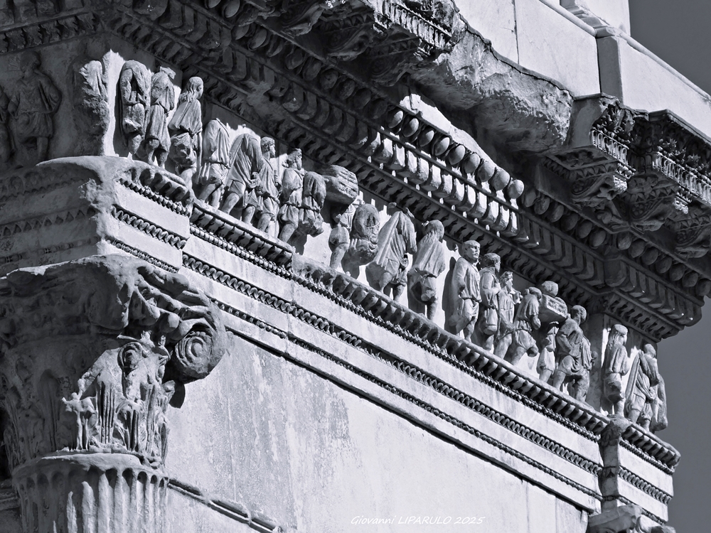 Fregio dell'Arco di Traiano raffigurante il trionfo di Traiano