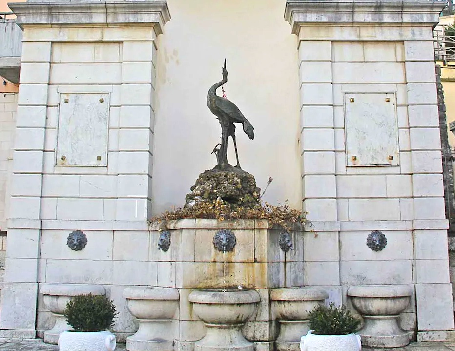 Guardiaregia fontana dell'airone