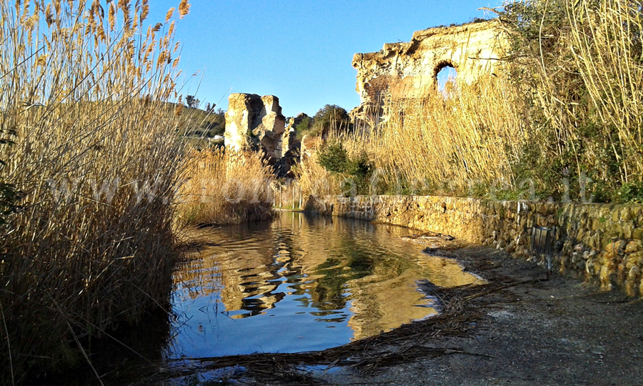 Lago d'Averno il tempio di Apollo