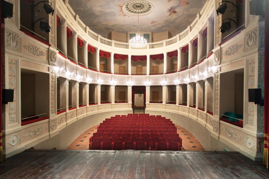 Montelupone Teatro Nicola Degli Angeli Lib Comune.jpg