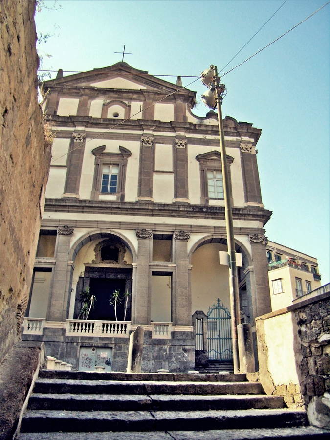 Napoli Santa Maria alla Stella facciata