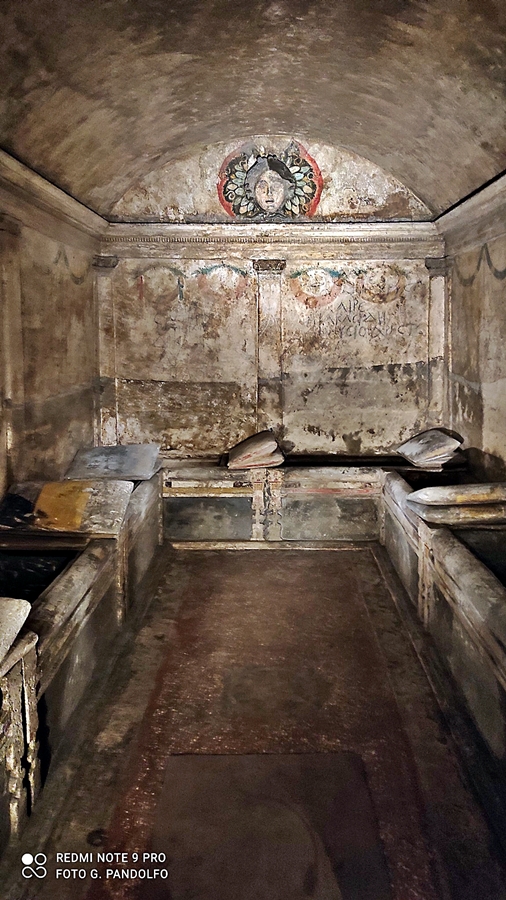 Napoli ipogeo dei Cristallini sepolcro
