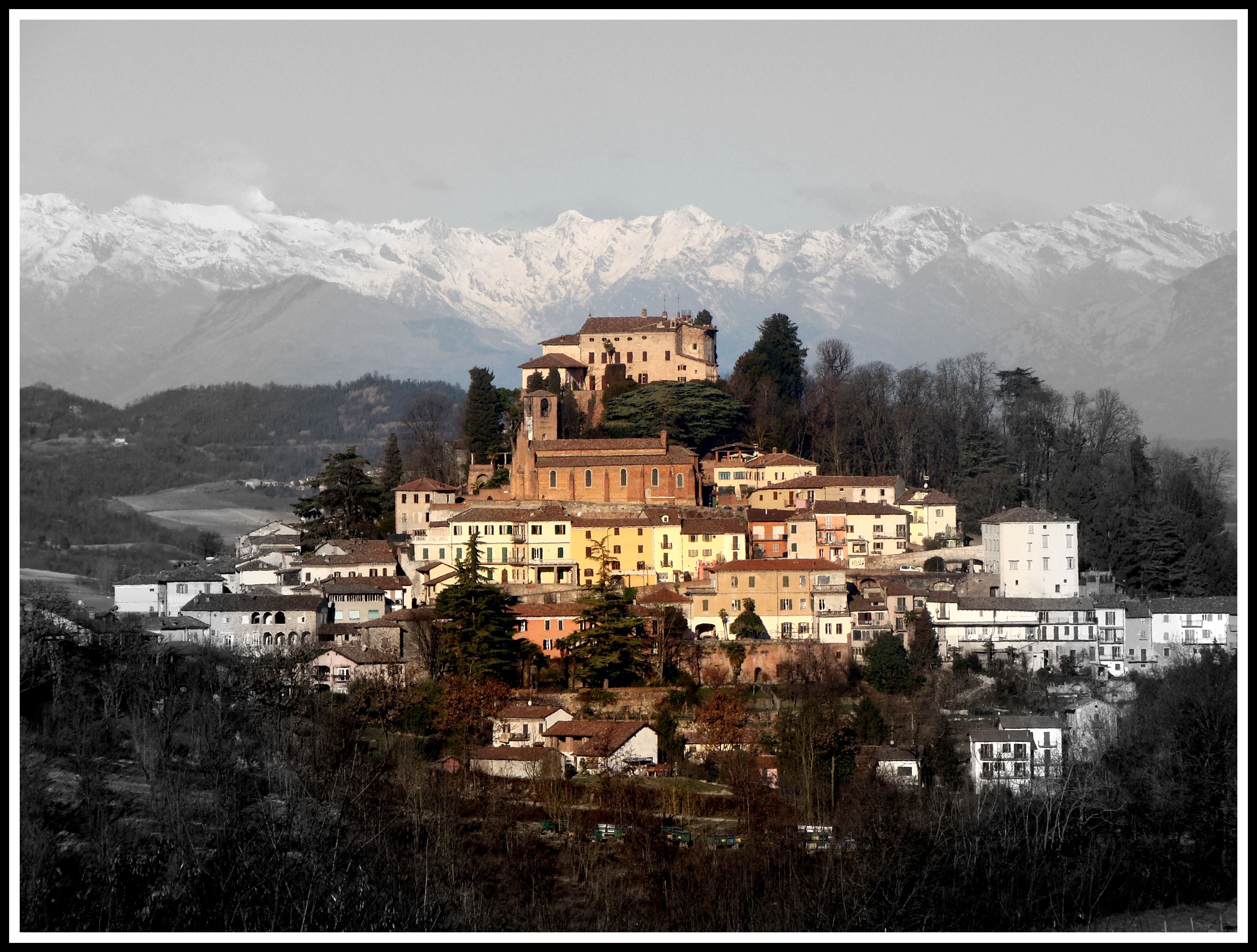 Ozzano Monferrato Panorama Lib Comune.png