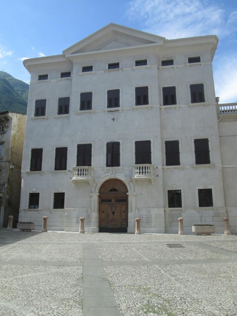 Palazzo Azzolini 0.jpg