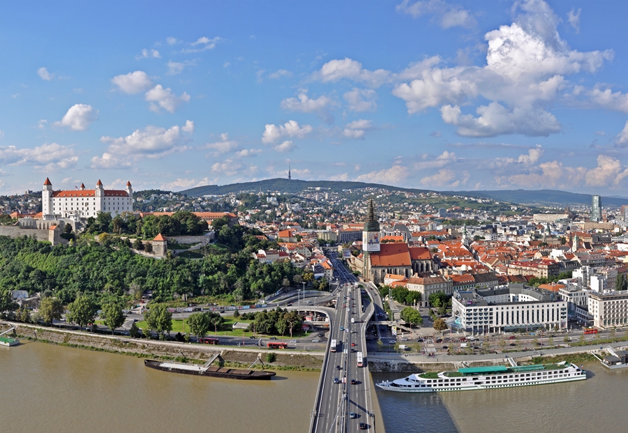 Panorama di Bratislava (da Wikipedia)