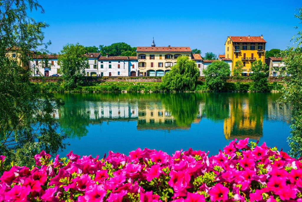 L'Adda e le case di Pizzighettone - Foto: Shutterstock