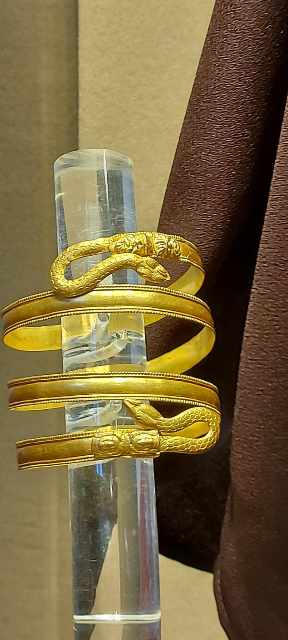 Roccagloriosa prezioso monile Antiquarium