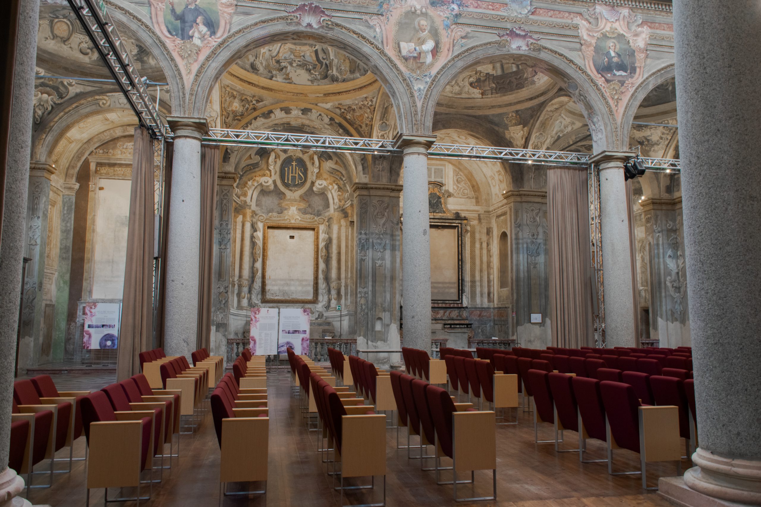 Sala dei Teatini. Piacenza. Navata