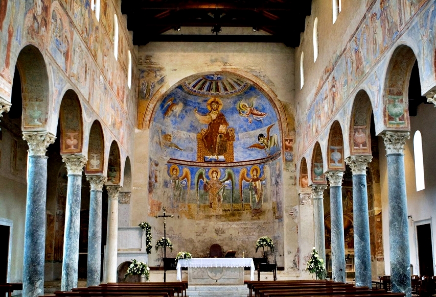 Basilica di San Michele Arcangelo interno