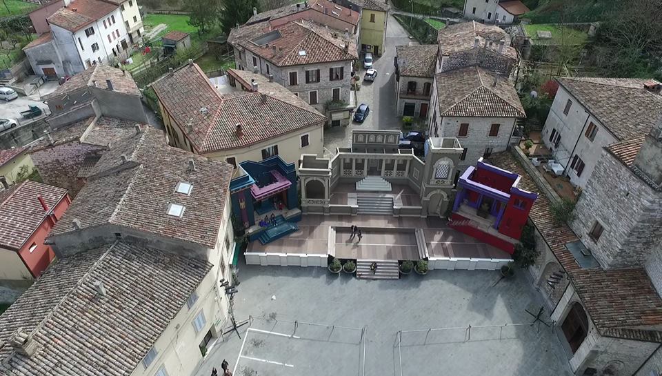T16 Scene Di Giorno Piazza Con Palchi Dal Drone 1 By Maurizio Tansini Marzo 2016.jpg