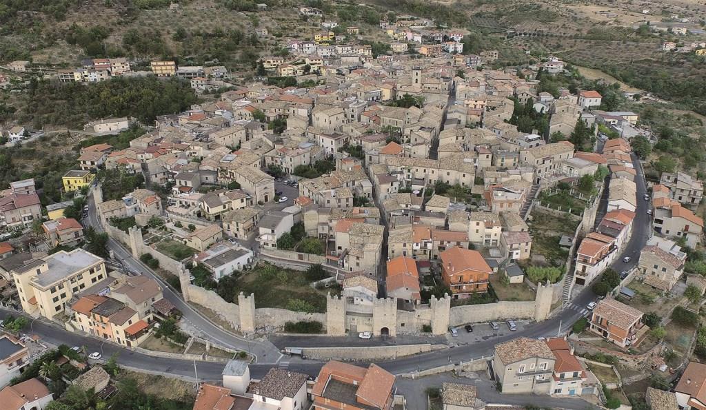Vista dall'alto del borgo