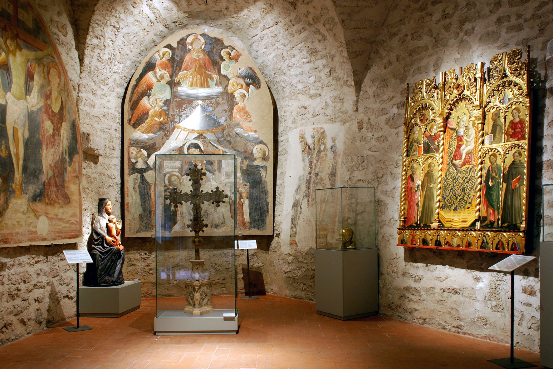 Visso Museo Civico Diocesano Lib Stefania Servili.jpg