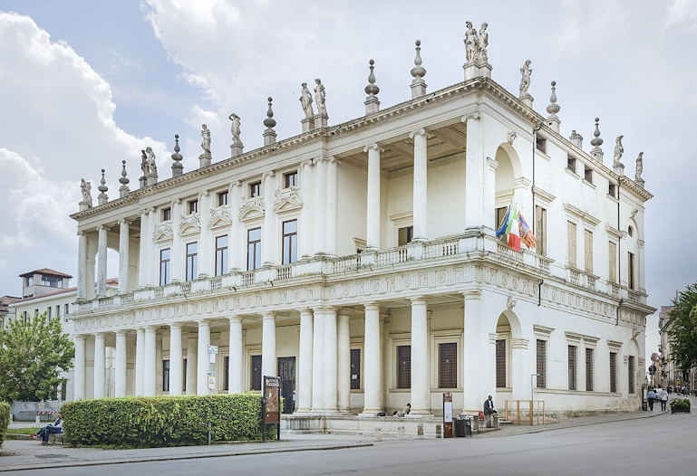 Vicenza - Palladio, Palazzo Chiericati - ph. Didier Descouens wikipedia