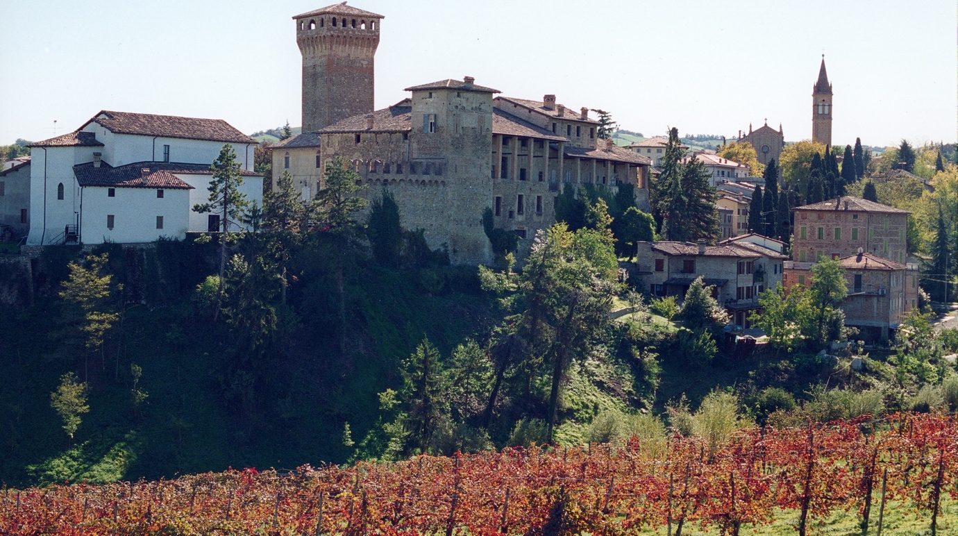 Castello Di Levizzano Lib Comune Cr.jpg