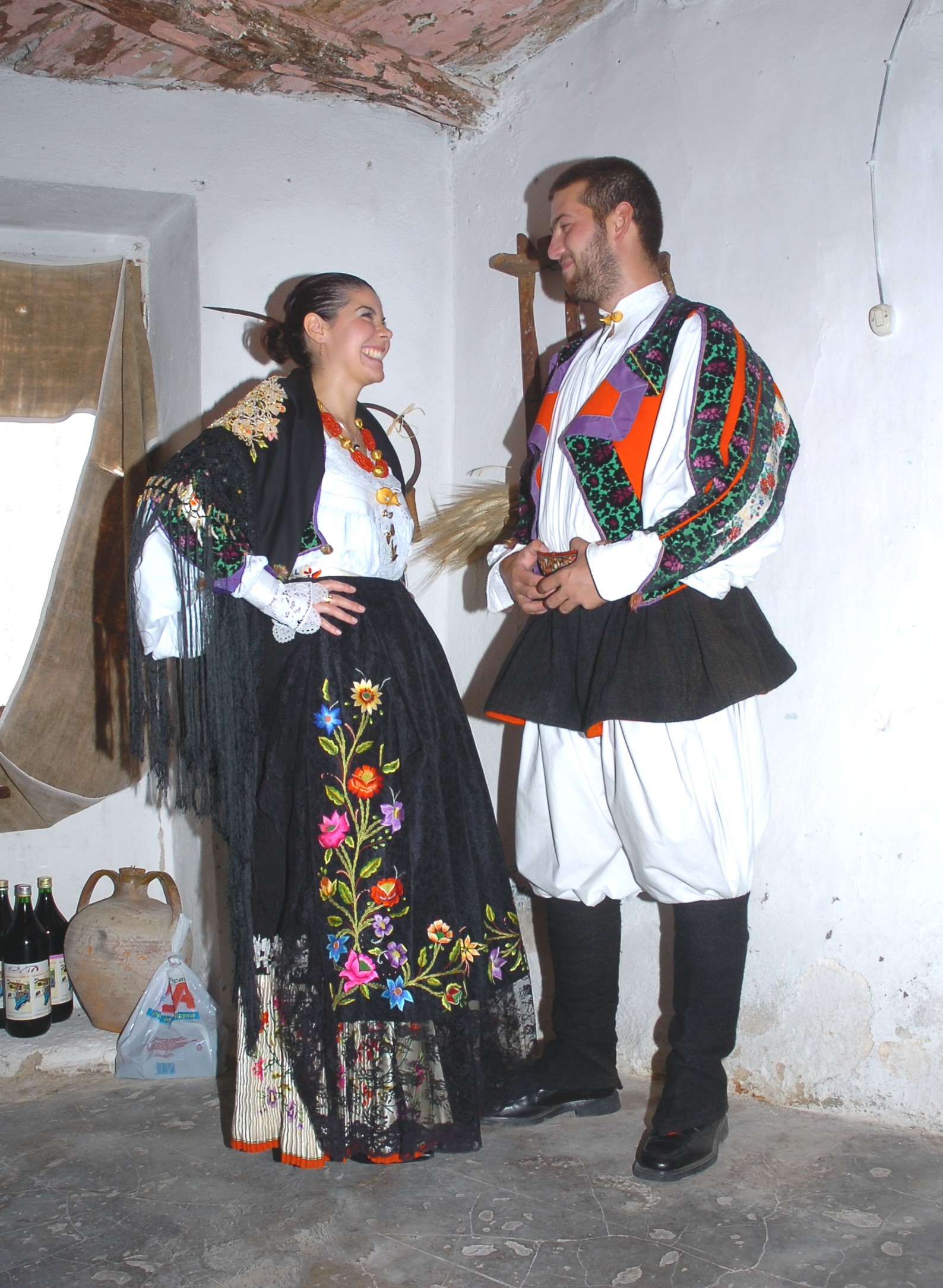 Costume Tradizionale Olianese Lib.jpg