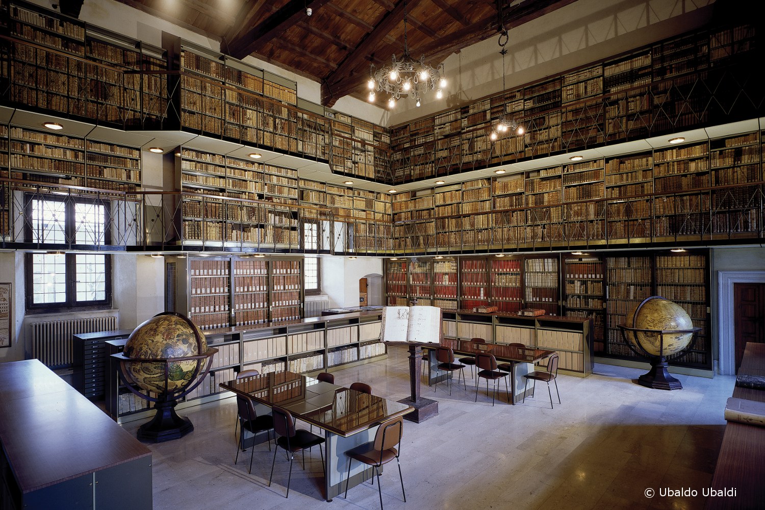 Biblioteca Planettiana, Palazzo della Signoria, Jesi