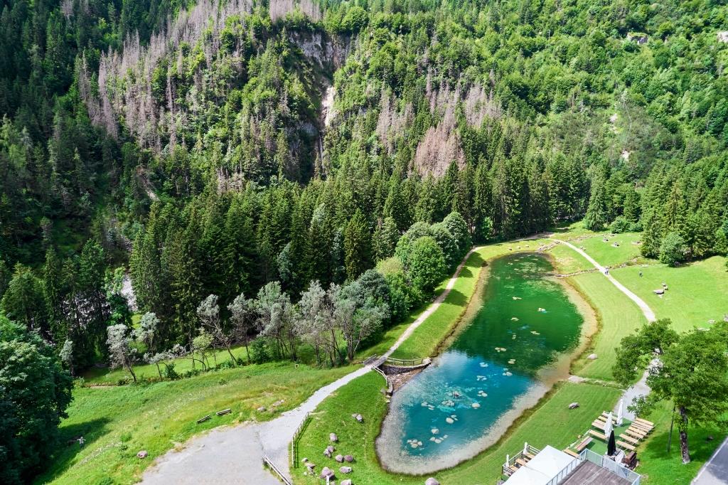 Laghetto in frazione Valcanale di Ardesio - Foto di Piero Annoni